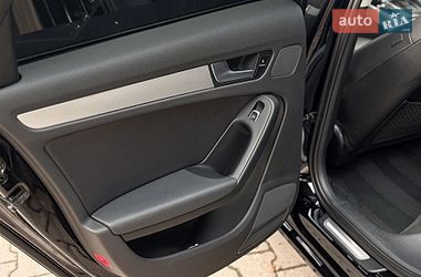 Седан Audi A4 2013 в Чернівцях