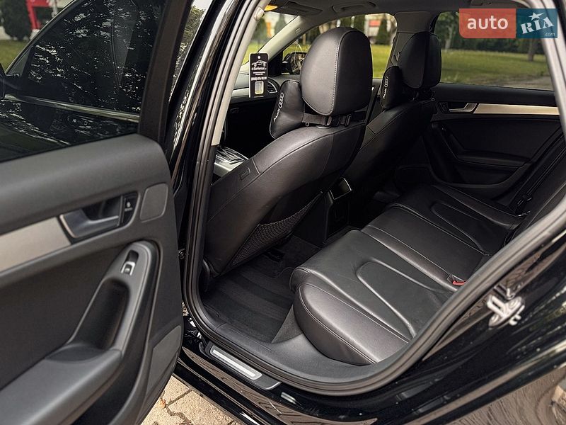 Седан Audi A4 2013 в Чернівцях