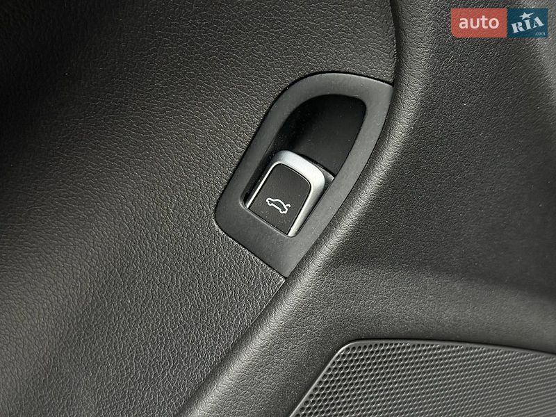 Седан Audi A4 2014 в Рівному