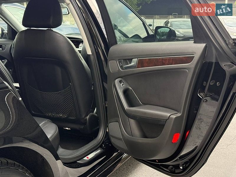 Седан Audi A4 2014 в Рівному