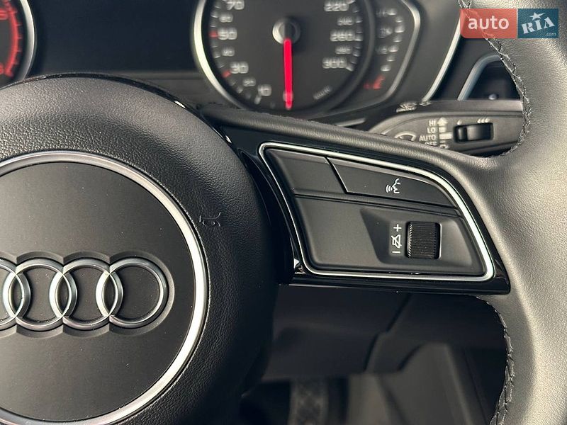 Седан Audi A4 2021 в Львове