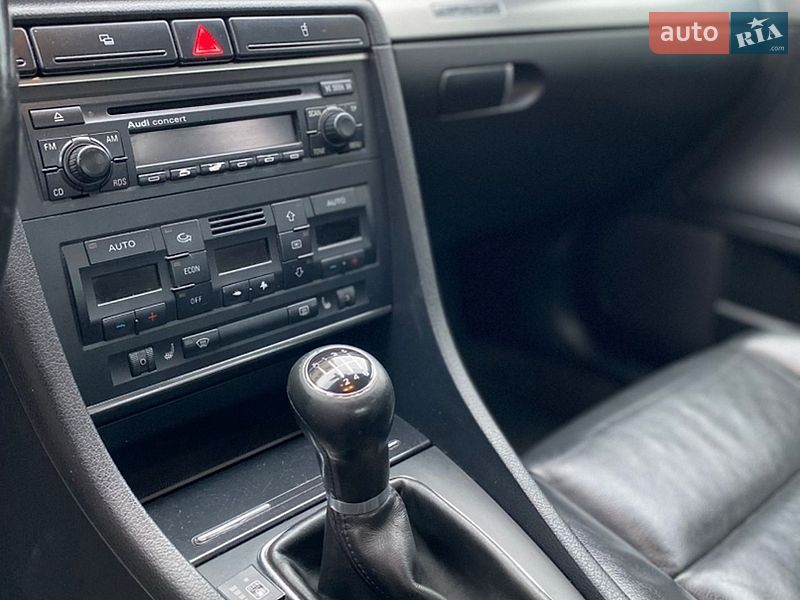 Седан Audi A4 2006 в Городке
