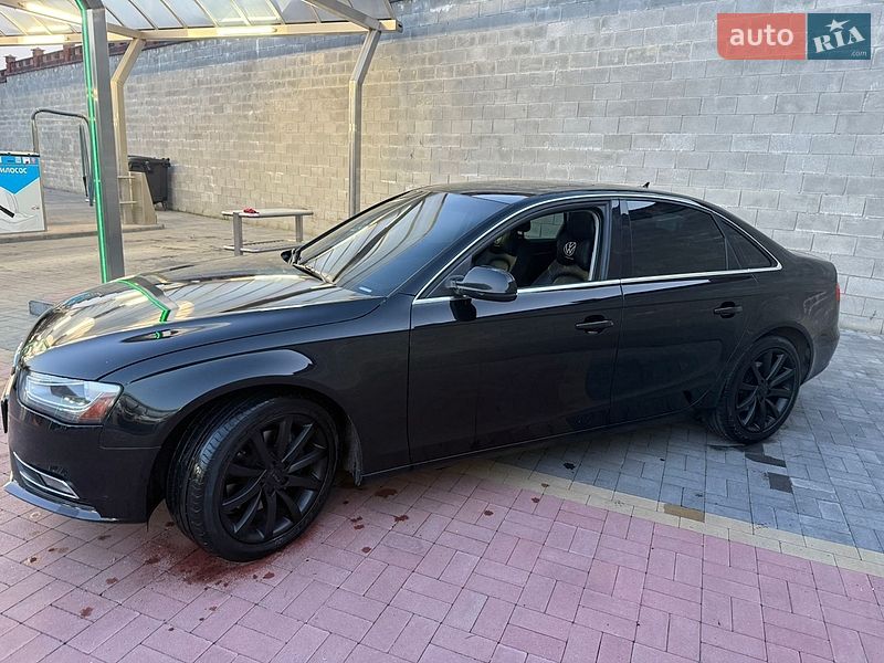 Седан Audi A4 2013 в Ровно
