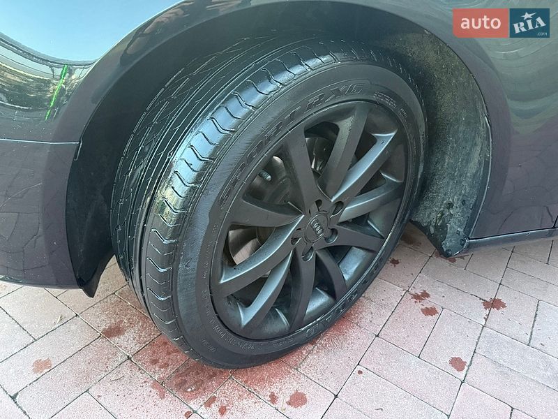 Седан Audi A4 2013 в Ровно