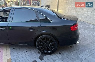 Седан Audi A4 2013 в Ровно