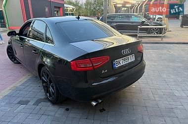 Седан Audi A4 2013 в Ровно