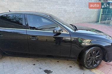 Седан Audi A4 2013 в Ровно