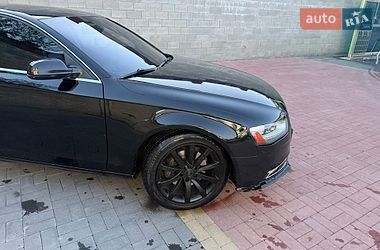 Седан Audi A4 2013 в Ровно