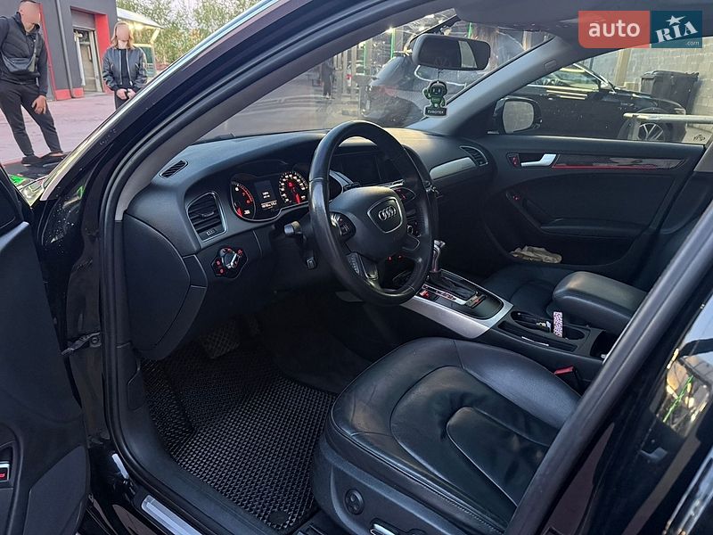 Седан Audi A4 2013 в Ровно