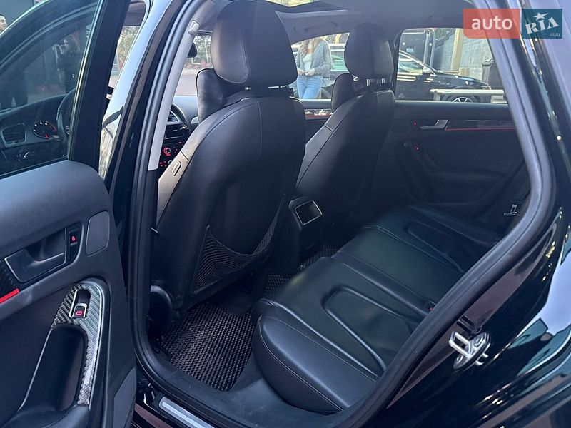 Седан Audi A4 2013 в Ровно