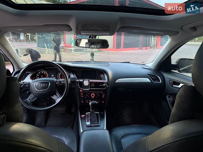 Седан Audi A4 2013 в Ровно