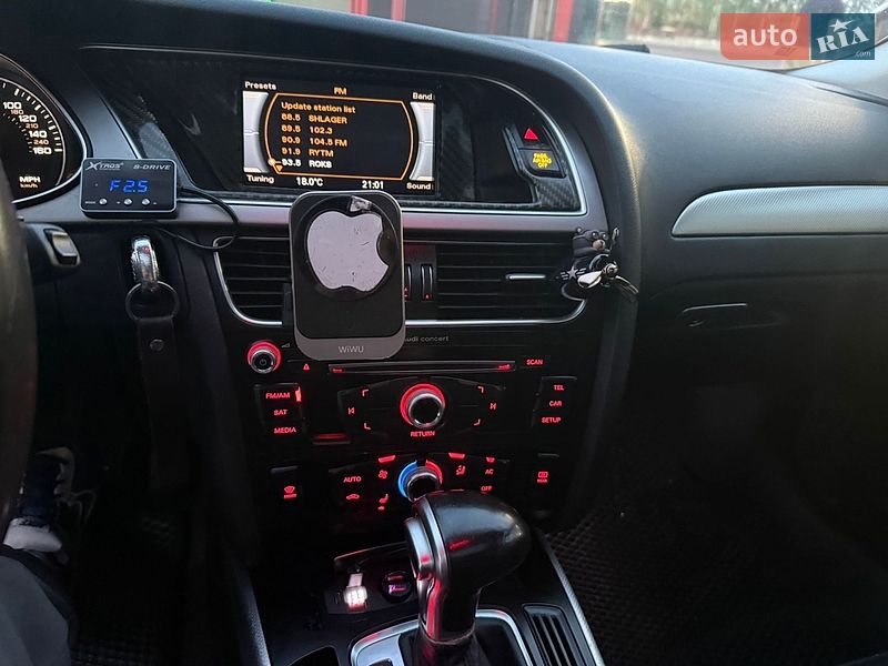 Седан Audi A4 2013 в Ровно