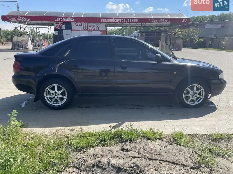 Audi A4 1996 VIN WAUZZZ8DZTA063067 фото оголошення 4 з 34