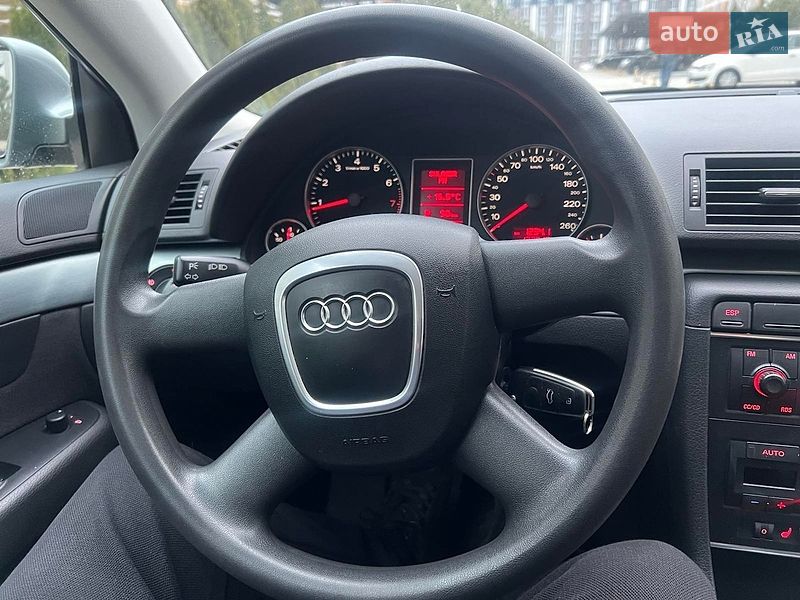 Седан Audi A4 2005 в Вишневом