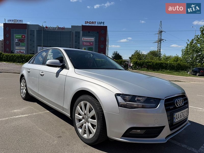 Седан Audi A4 2012 в Киеве