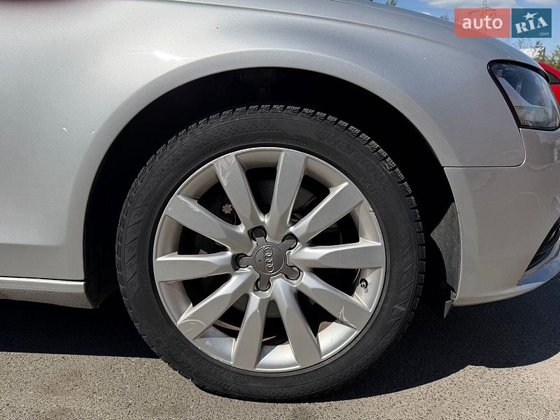 Седан Audi A4 2012 в Киеве