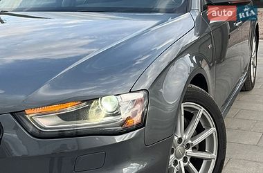 Седан Audi A4 2014 в Львове