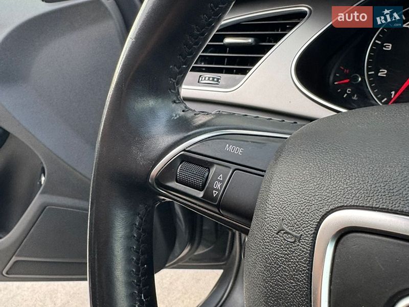 Седан Audi A4 2014 в Львове