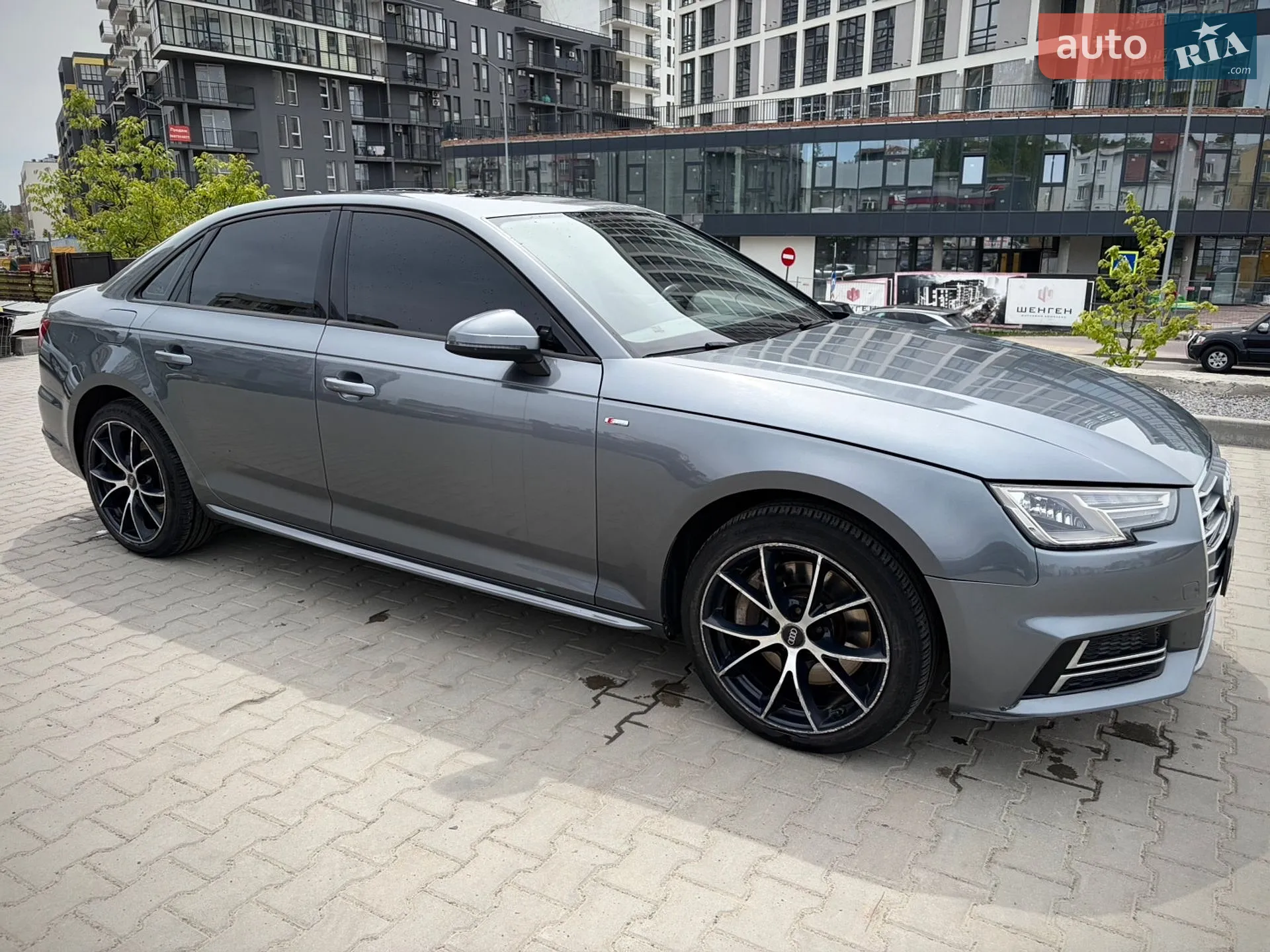 Audi A4 2017 VIN WAUDNAF47JA065150 фото оголошення 3 з 35