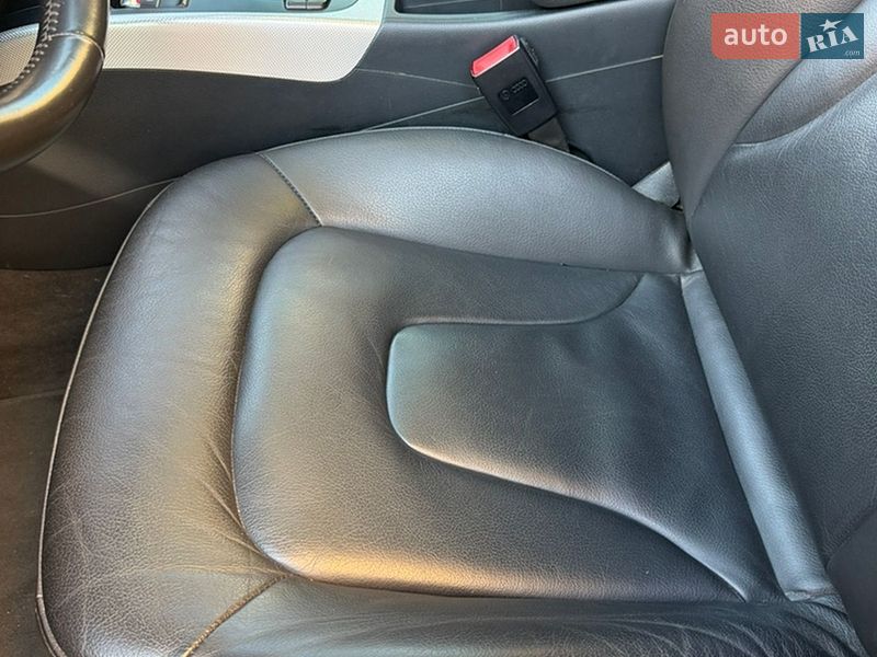 Седан Audi A4 2015 в Киеве