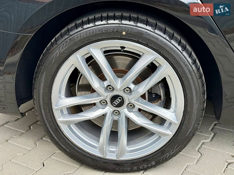 Седан Audi A4 2016 в Ужгороде