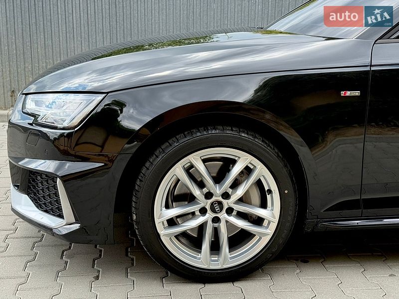 Седан Audi A4 2016 в Ужгороде