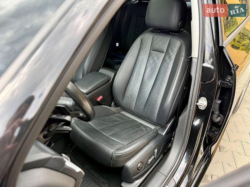 Седан Audi A4 2016 в Ужгороде