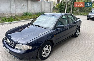 Седан Audi A4 1997 в Львове