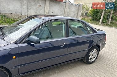 Седан Audi A4 1997 в Львове
