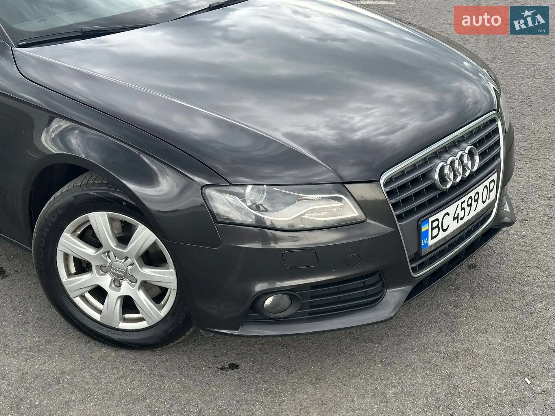 2010 Audi A4 - мініатюра 2