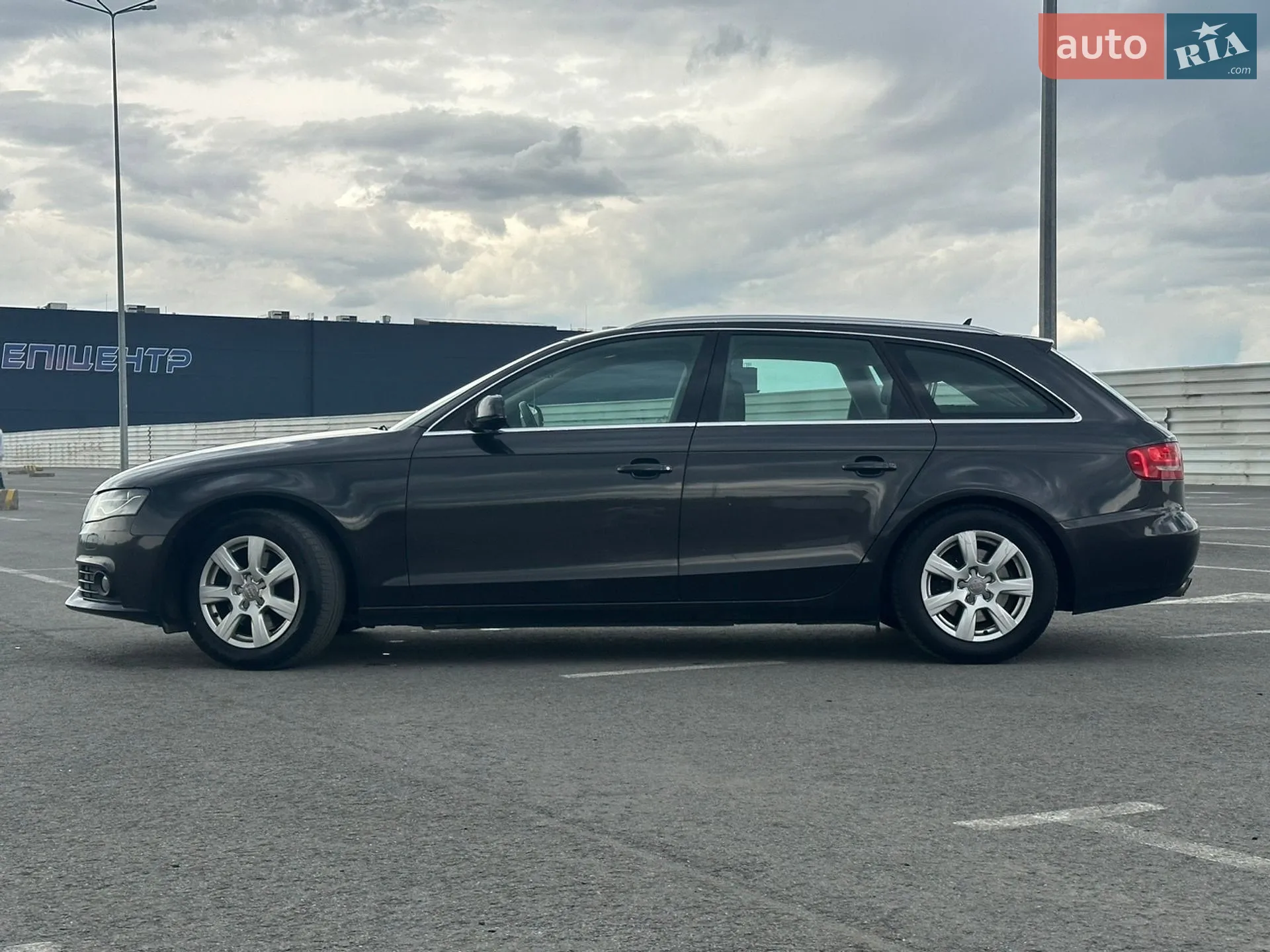 2010 Audi A4 - мініатюра 9