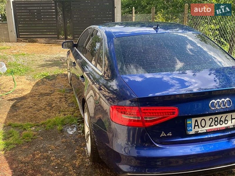 Седан Audi A4 2012 в Виноградові