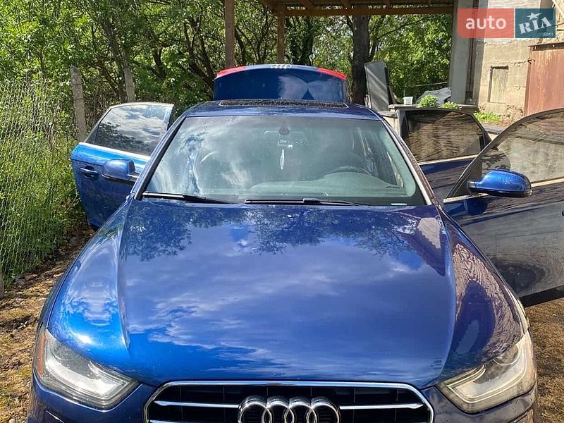 Седан Audi A4 2012 в Виноградове