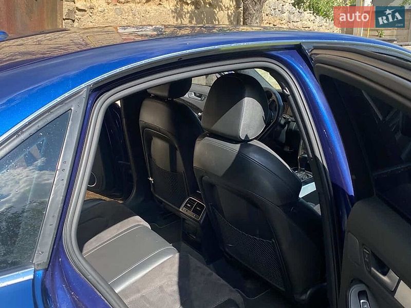 Седан Audi A4 2012 в Виноградові