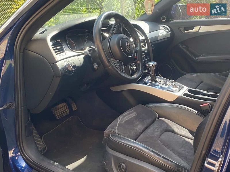 Седан Audi A4 2012 в Виноградові