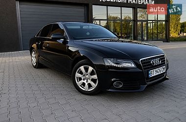 Седан Audi A4 2011 в Сторожинце