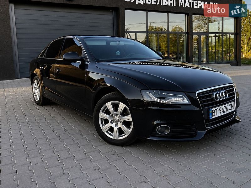 Седан Audi A4 2011 в Сторожинці