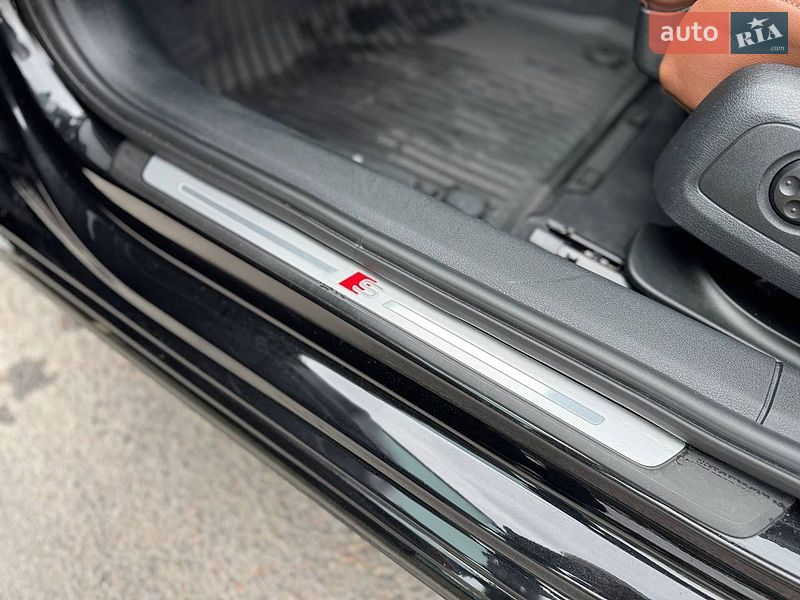 Седан Audi A4 2021 в Виннице