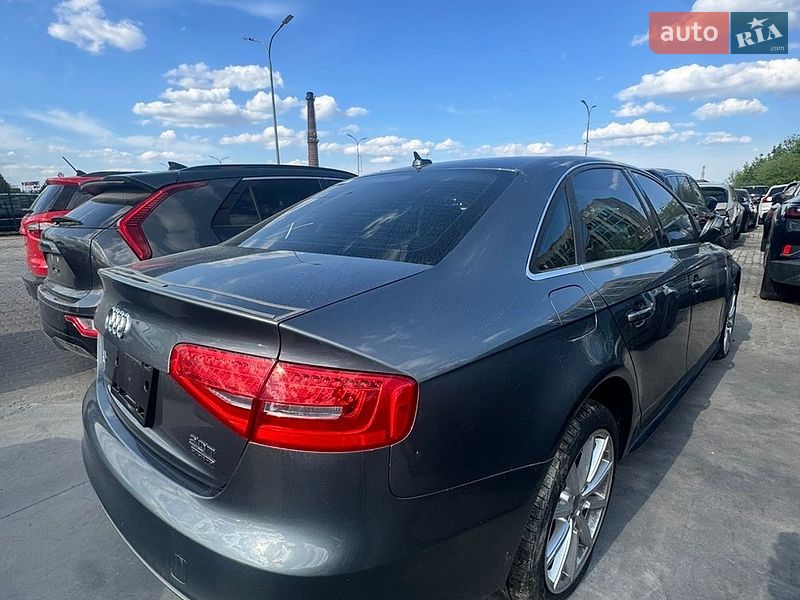 Седан Audi A4 2015 в Львове