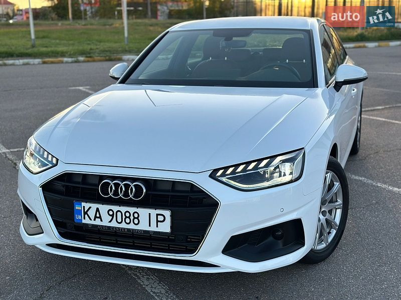 Седан Audi A4 2022 в Одессе