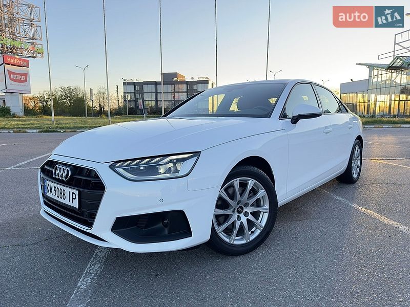 Седан Audi A4 2022 в Одессе