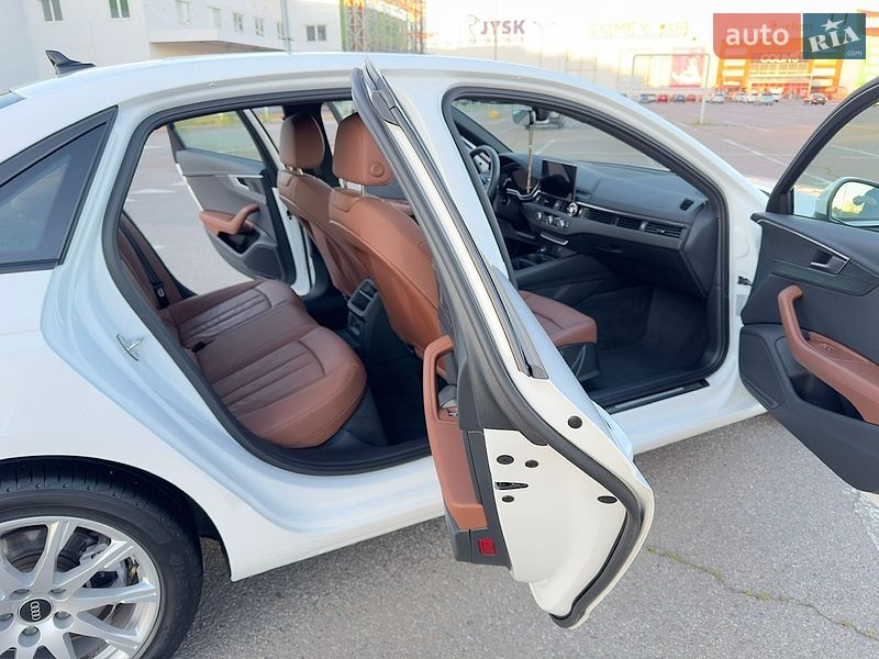 Седан Audi A4 2022 в Одессе