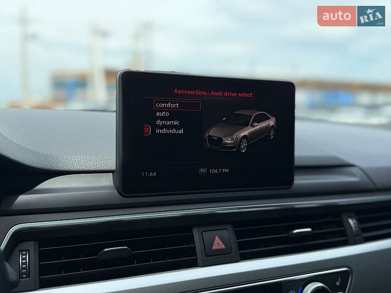Седан Audi A4 2016 в Львові