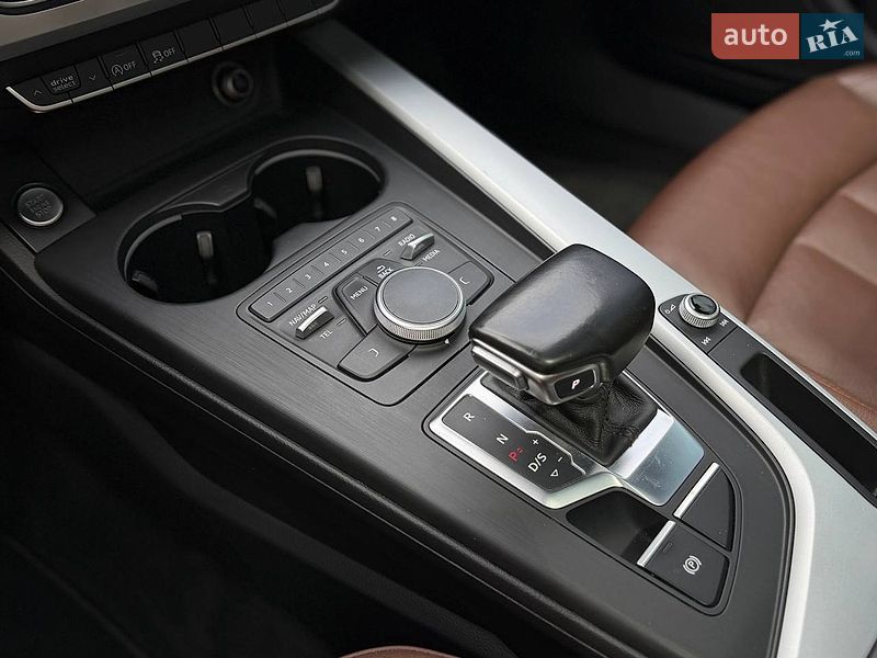 Седан Audi A4 2016 в Львові