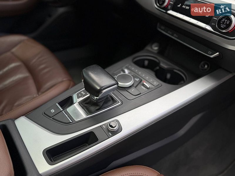 Седан Audi A4 2016 в Львове