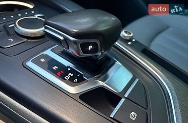 Седан Audi A4 2016 в Львове