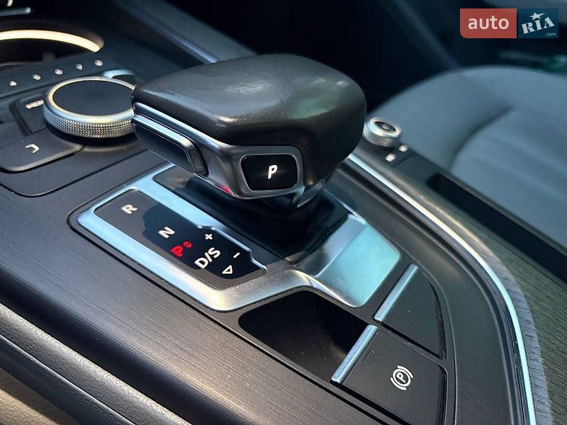 Седан Audi A4 2016 в Львове