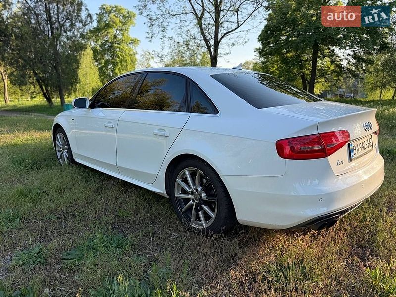 Седан Audi A4 2013 в Олександрії