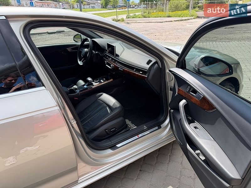 Седан Audi A4 2017 в Львові