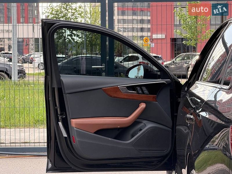 Седан Audi A4 2021 в Киеве